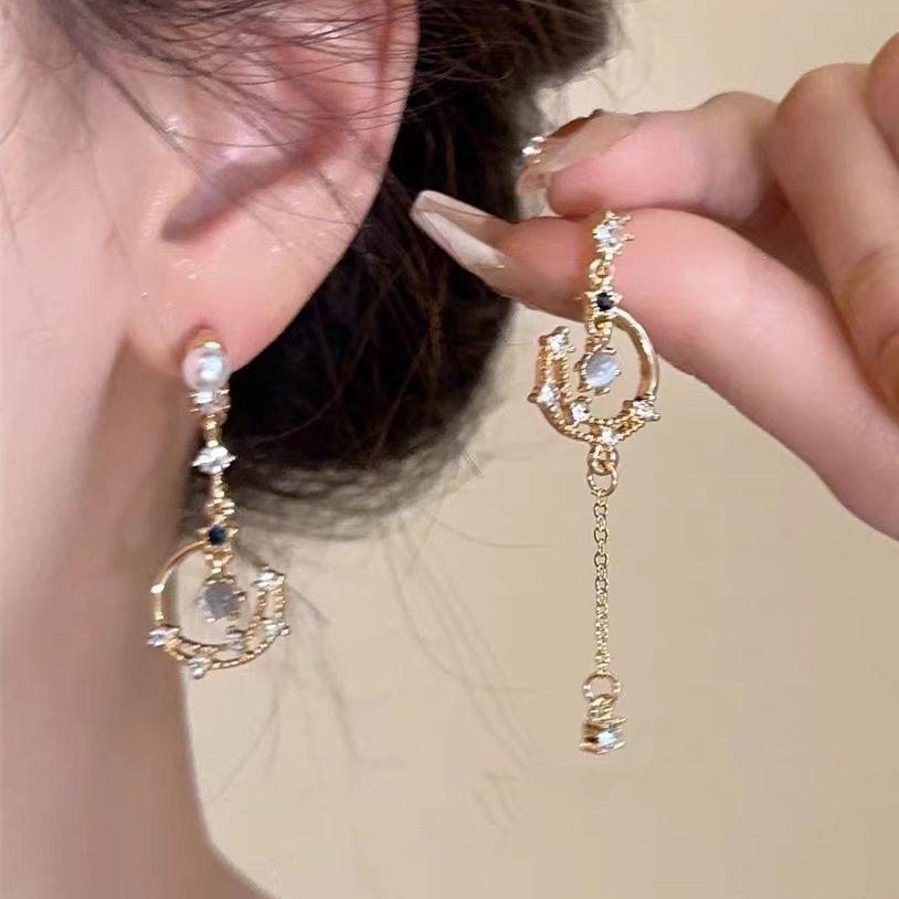 French Luxury Tassel Zircon Pearl Clip-On Earrings for Women