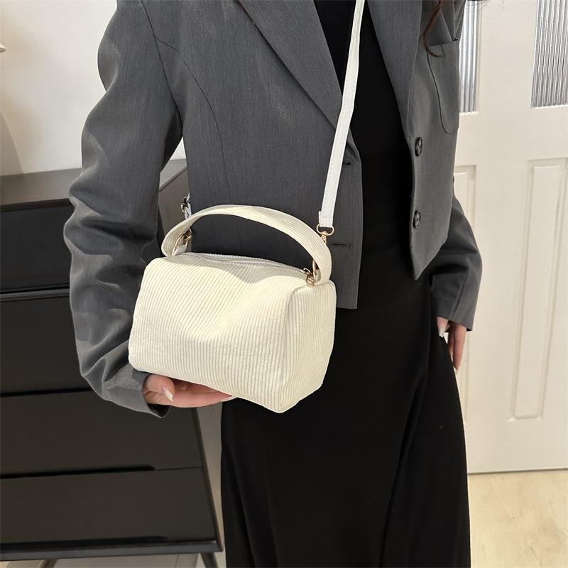 Spring Large-capacity New Temperament Fashion Design Single Shoulder Crossbody Retro Corduroy Portable Crossbody Bag