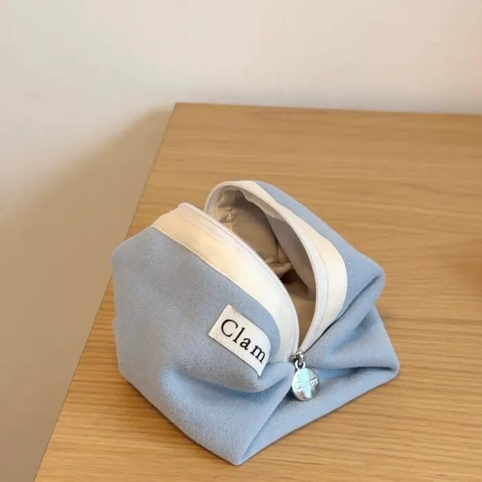 Round Pouch _ Blue Powder