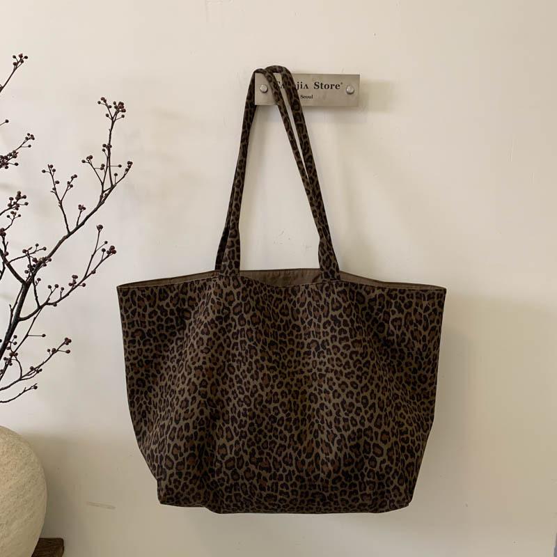 Retro Large-capacity Tote Bag Women's New Versatile Leopard Print Shoulder Bag College Student Class Commuter Bag