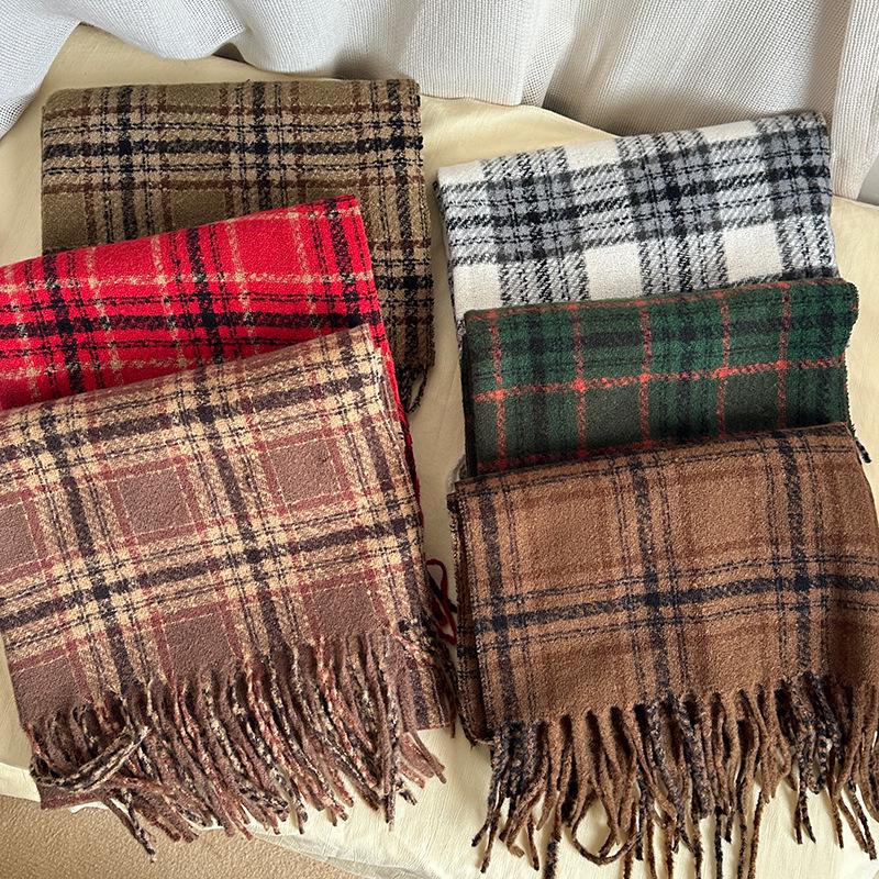 Luochi Korean-Style Retro Plaid Scarf: Warm, Versatile, and Stylish Shawl for Women, Perfect for Autumn/Winter.