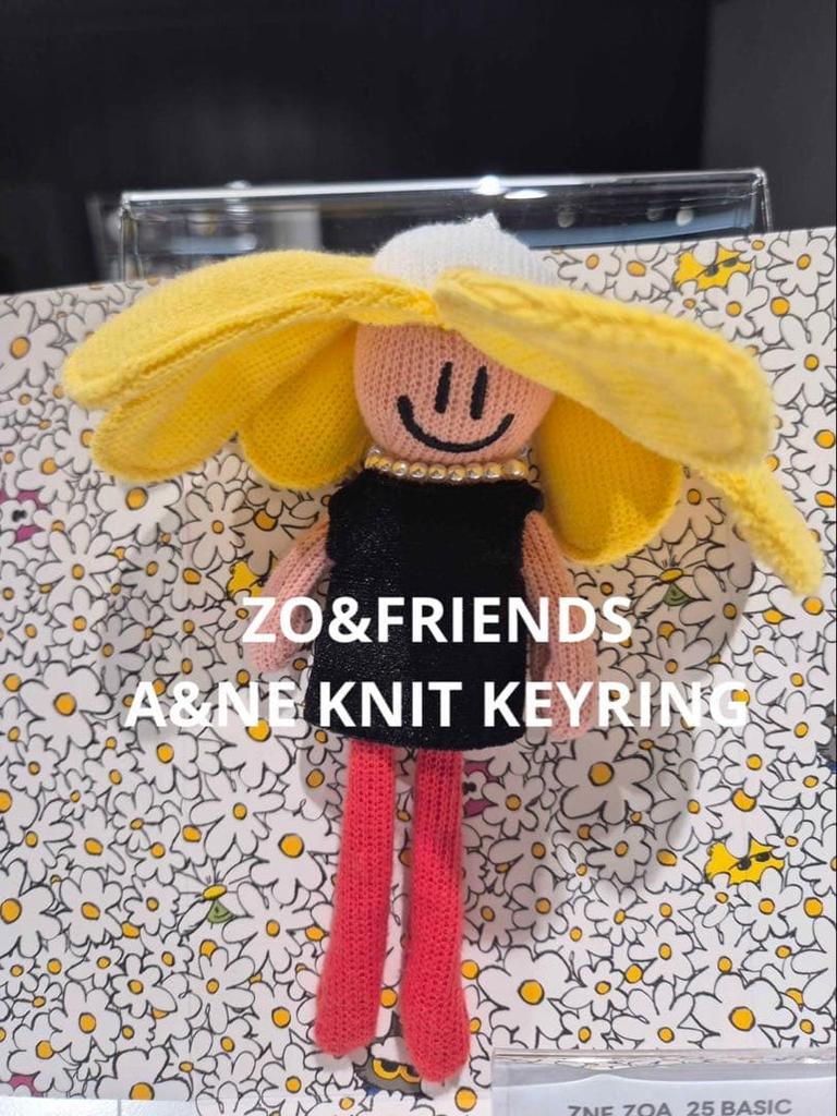 [USED] ZO&FRIENDS A&NE KNIT KEYRING