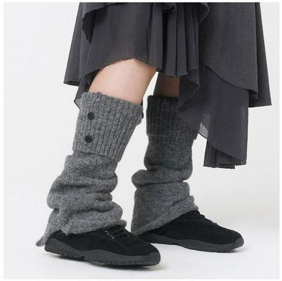 Auf Lager: Hugyourski Koreanischer Stil Zopfmuster Vintage Midi Strickpulloverkleid für Damen