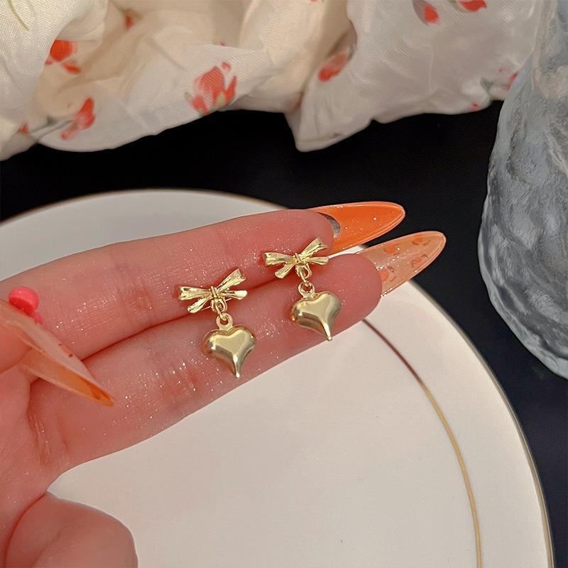 Gold Ring Earrings Women's Ear Buckles Light Luxury High-end Earrings Autumn and Winter Ring Earrings