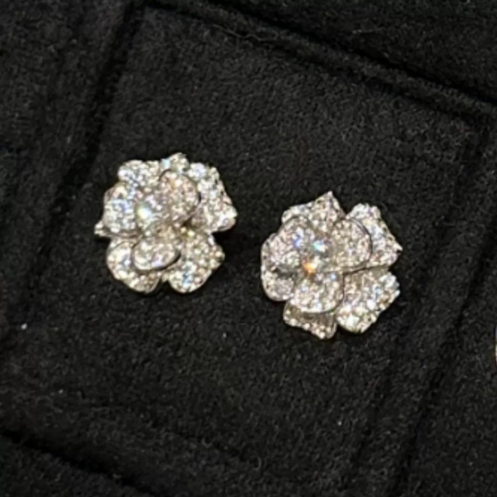 Petal Camellia Necklace with Diamond Set White Rose Ring Flower Ring Open Bracelet for Women 2025