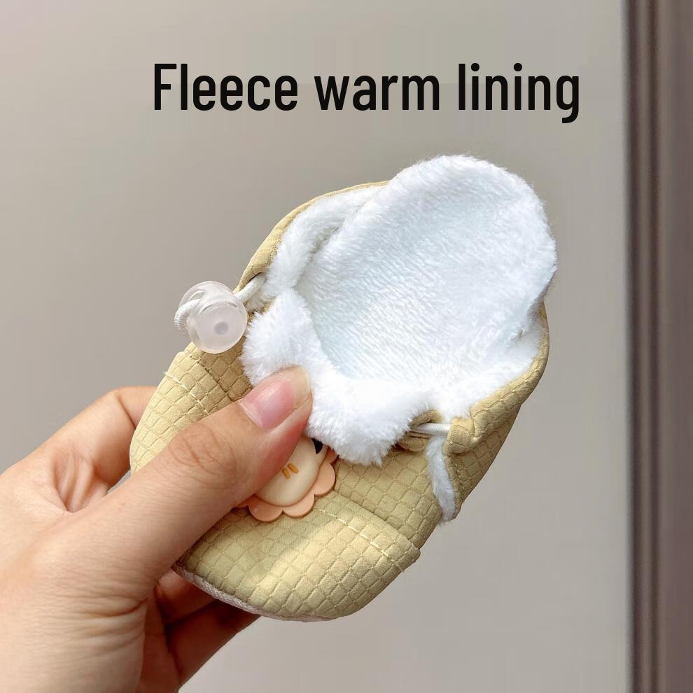 Winter Fleece Baby Shoes: Breathable, Sweat-Absorbing, Non-Slip Cotton Shoes for 0-1 Year Olds with Cartoon Design.