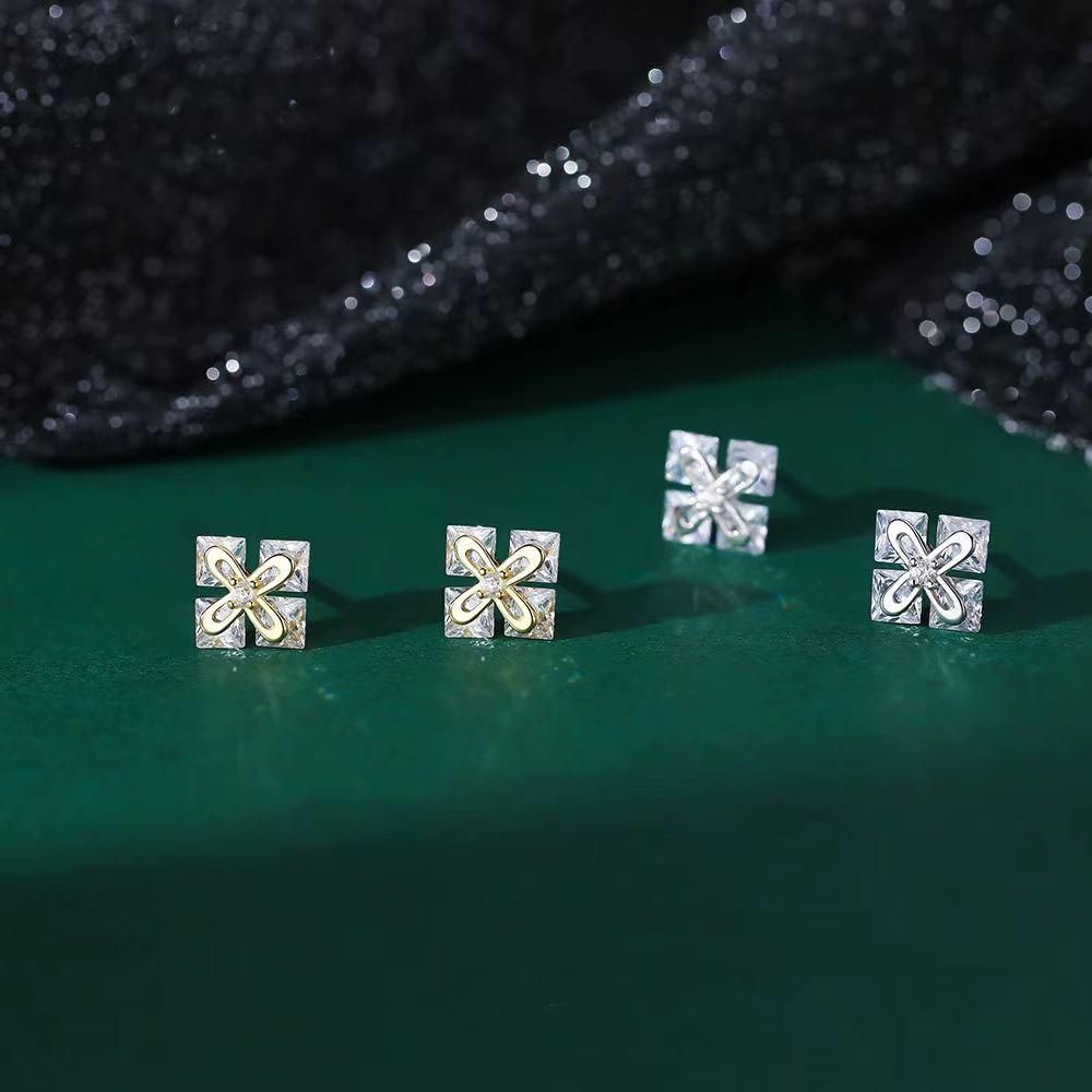 

Women s S925 Sterling Silver Geometric Zircon Clover Stud Earrings - Korean Style, High-End Light Luxury Sterling Silver золотой