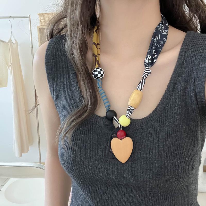 Retro Ceramic Glazed Stone Heart Pendant Necklace - Elegant Fashion for Women