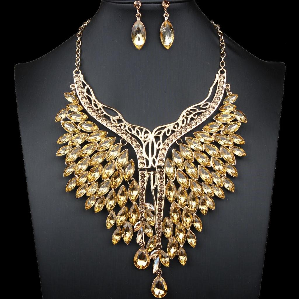 Exquisite European Crystal Water Drop Pendant Necklace & Earring Set for Women
