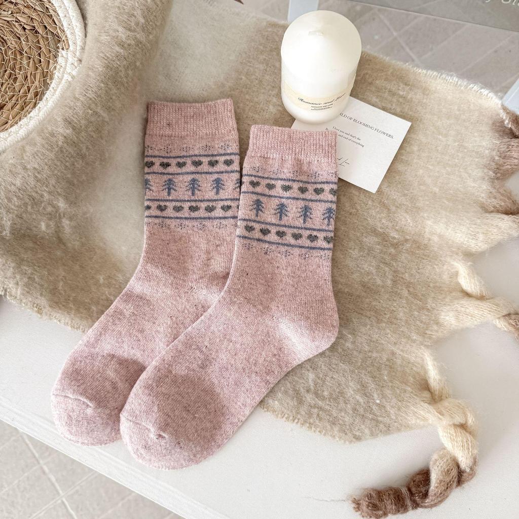 Women's Fair Isle Wool Mid-Calf Socks, Fleece-Lined, Thickened, Retro Christmas Style, Cozy for Autumn and Winter.