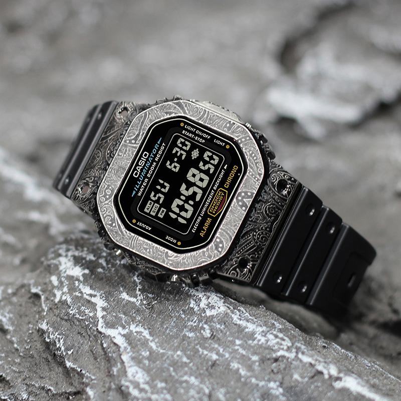 CASIO Unisex G-SQUAD Series Black Watch DW-5600UE-1(Watch4--)