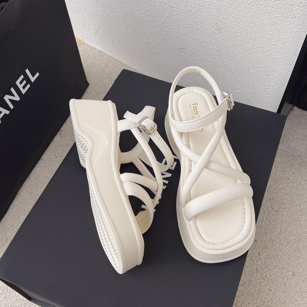 Platform Sandals Women's Summer New Small Muffin Heightening Cool Slippers Open-toed Beach Shoes with Skirt