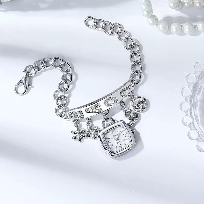 Fashion Women's Bracelet Watch Diamond Pendant for Girls' Watch Casual Versatile Decorative Quartz Watch for Women