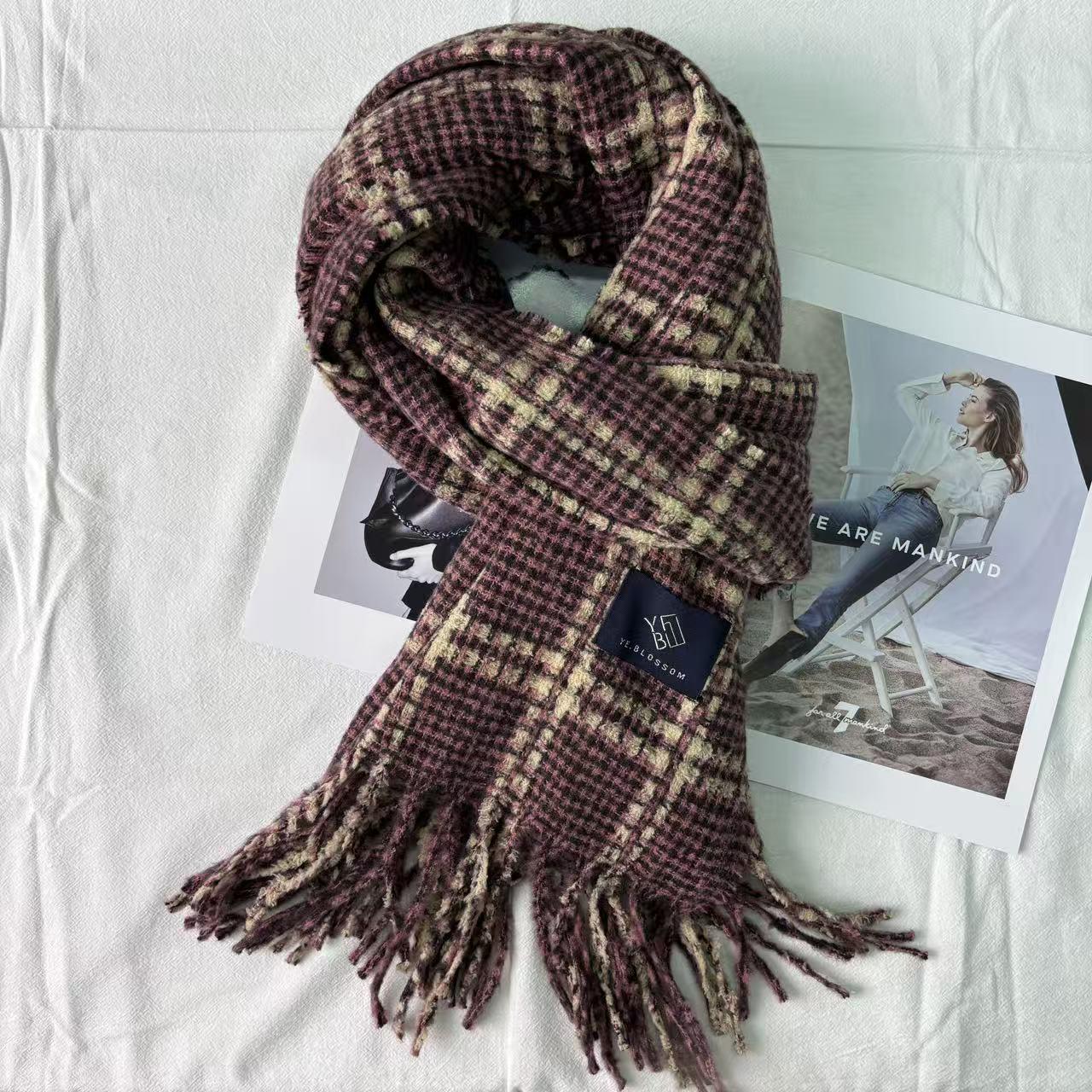 

Korean Style Houndstooth Plaid Tassel Scarf – Versatile, Warm Shawl 60*190 cm