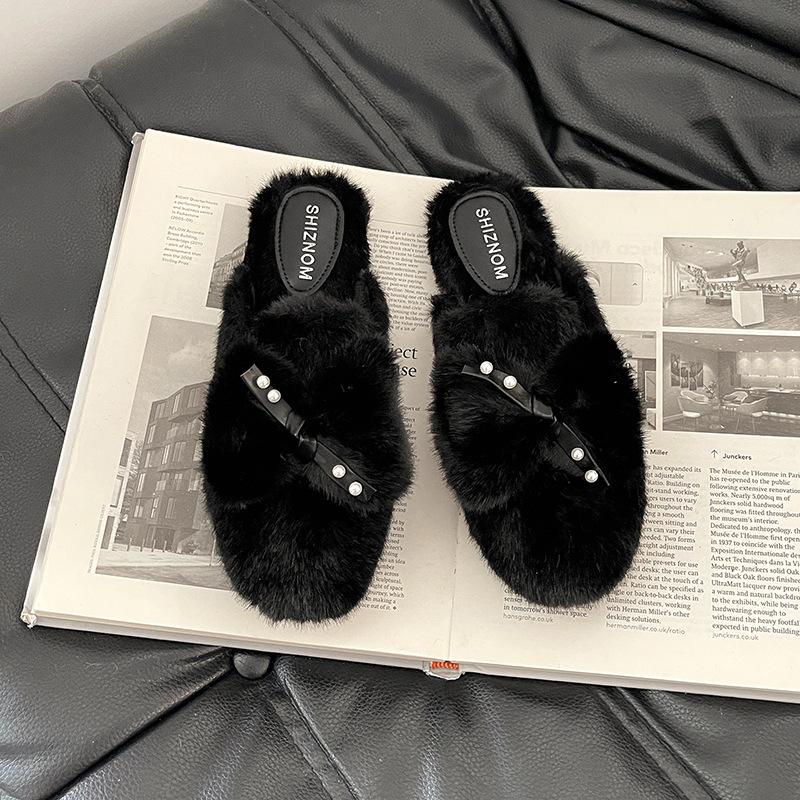 Mode vielseitige Schleife Perle Wolle Hausschuhe weiblich 2025 Herbst und Winter neu Fee bequem Außentasche Kopfhausschuhe