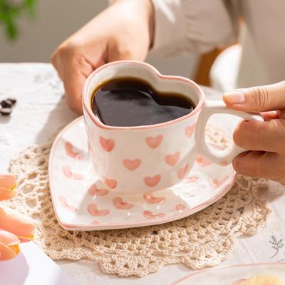 Neuheit Handbemalte Liebestasse Kreativer Herzgriff Wasserbecher Keramik Milchbecher Hübsche Rosa Handgemachte Kaffeetasse Frühstückstasse