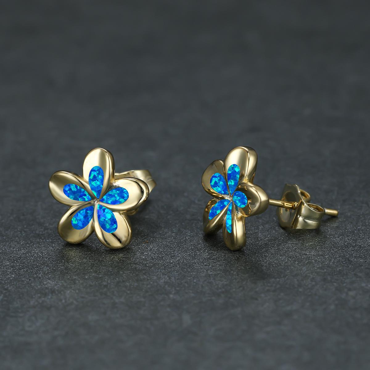 

Fresh Sweet Three Dimensional Five Petal Flower Earrings Fashionable