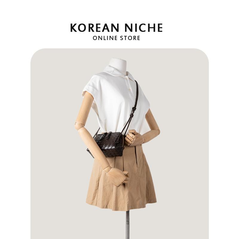 New Korean Version of Niche Design Woven Bag, Simple and Versatile, High-end Sense, Crossbody Shell Bag