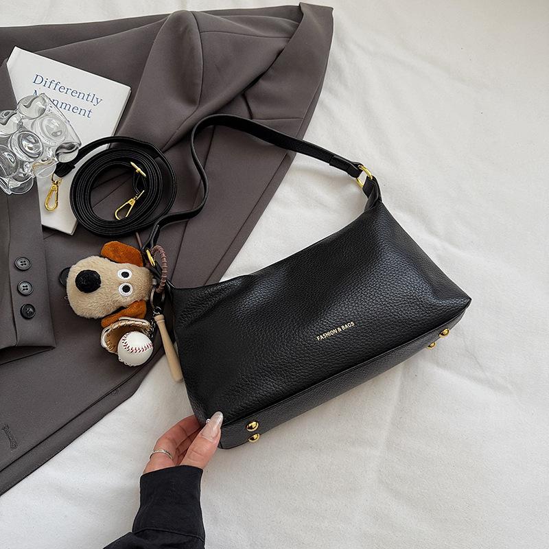 

Модная ретро-сумка, повседневная и стильная, простая сумка-пельмень для поездок на работу и нишевая сумка через плечо чёрный