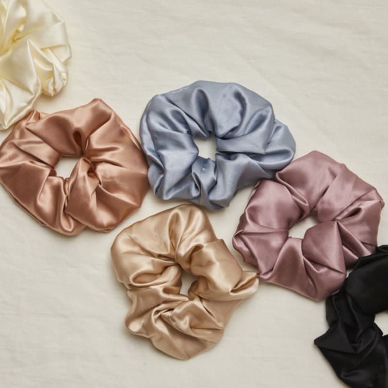 Dwelly Premium Mulberry Silk 100% Scrunchie M (6 Colors)