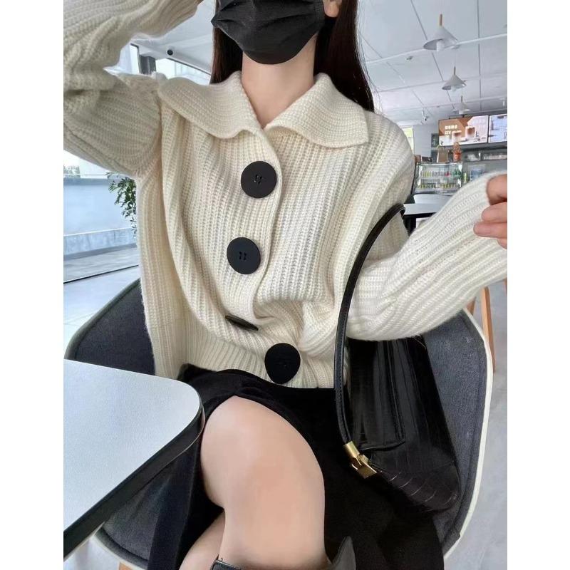Herbst und Winter Damen Langarm Loose Fashion Großknopf Revers Strickjacke Jacke Pullover
