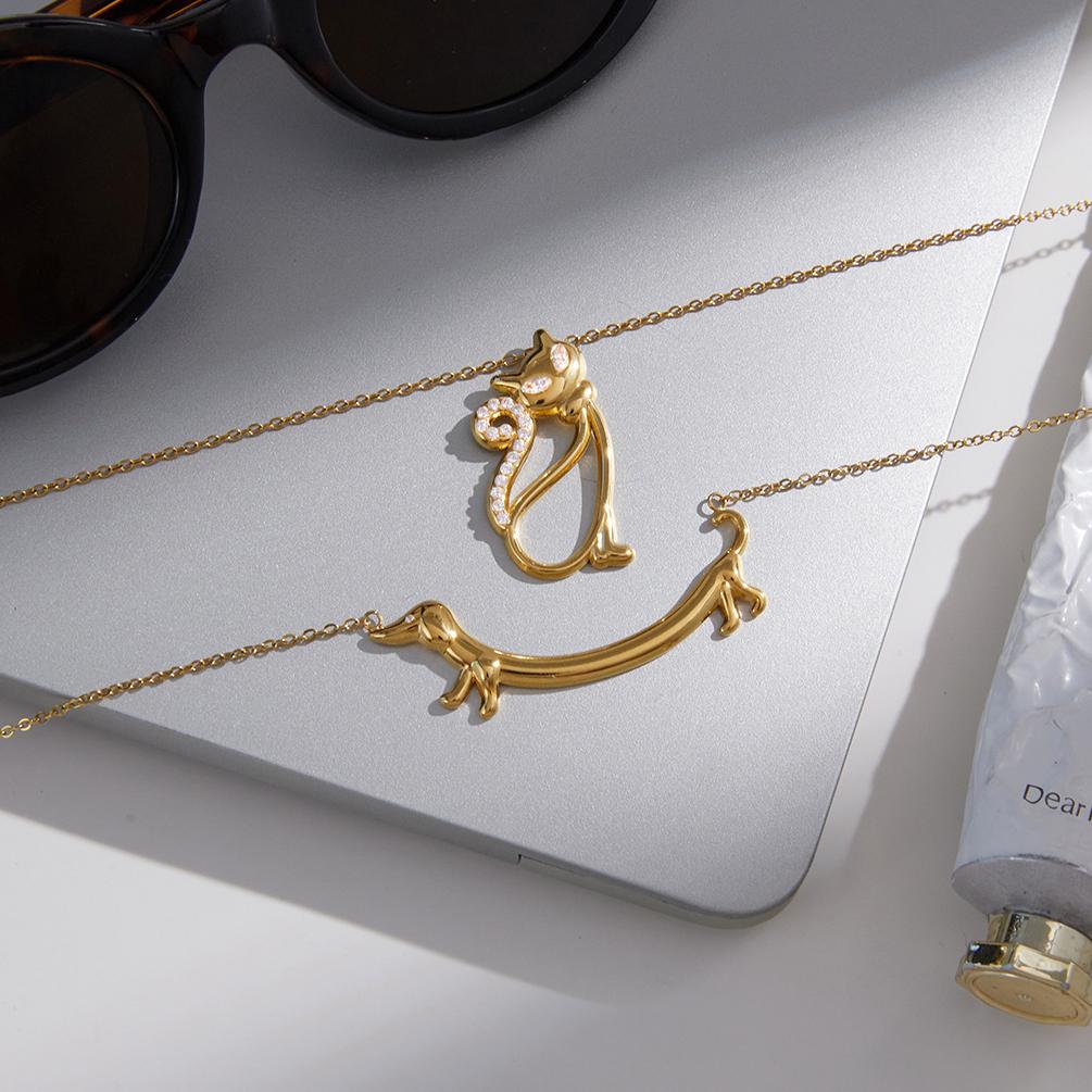 Youthway Cute Crystal Dog Cat Pendant Necklace For Women Minimalist 18K Gold PVD Plated Stainless Steel Necklace Fashion Jewelry