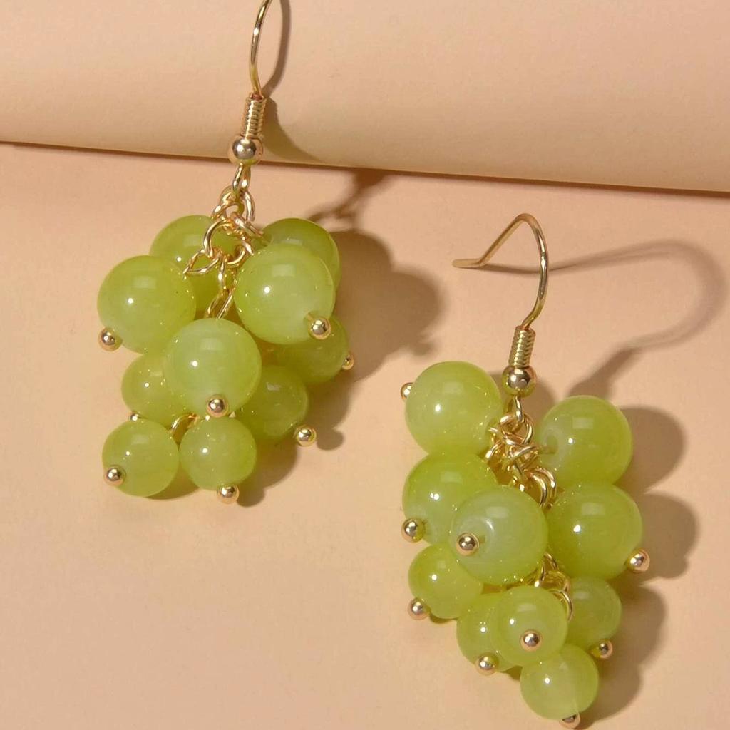 Boucles d'oreilles raisin vert Mori Small Fresh Niche Ear Hook Petites boucles d'oreilles fruits frais Boucles d'oreilles pour femmes