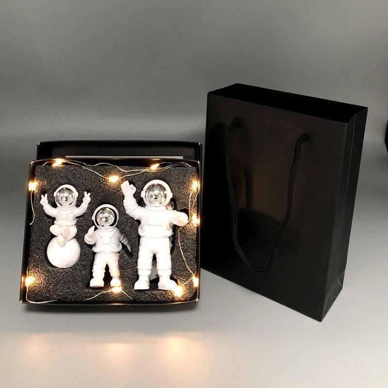 Astronauten-Figur-Ornament für Wohnzimmer oder Kinderzimmer - Weihnachtsgeschenk-Deko Weltraumfahrer
