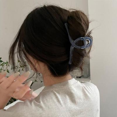 Şeffaf kıskaçlı büyük kadın başı toplu iğne tasarım anlayışı köpekbalığı klipsi ilkbahar ve yaz saç tokası