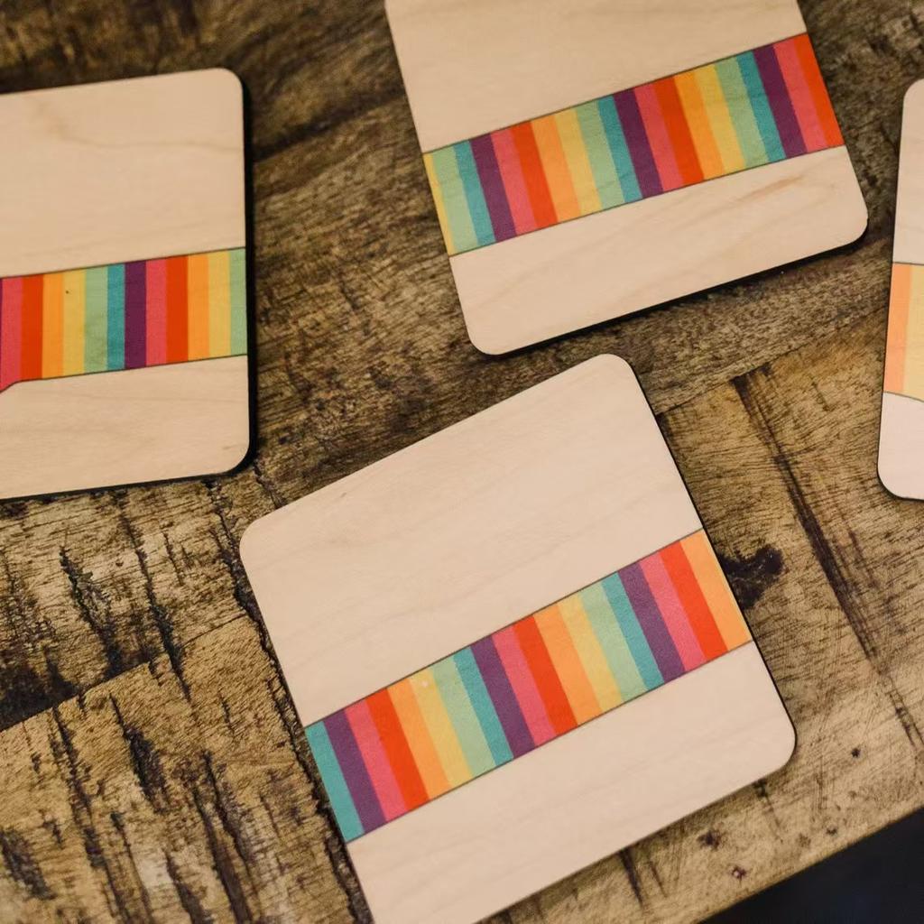 Kreative Dackel Regenbogen Holz Untersetzer Getränkeuntersetzer für Heimdeko