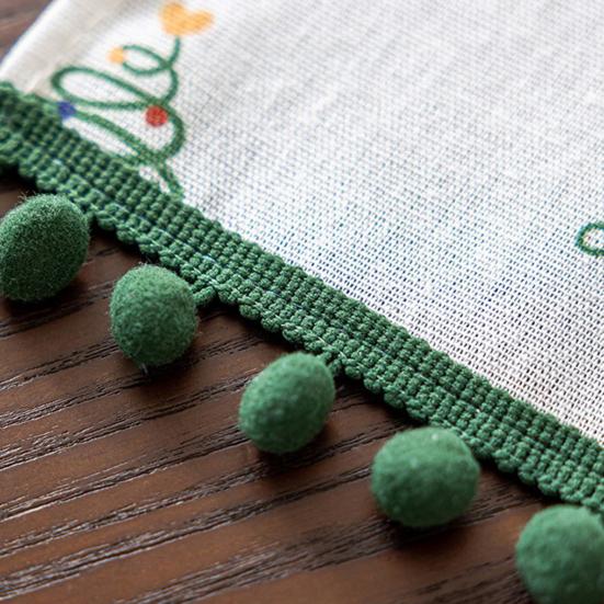 Yousheng Christmas Table Runner Retro Xmas Tree Table Runner Festive Dining Table Decoration Cloth for Holiday Dinner Party Family Gathering