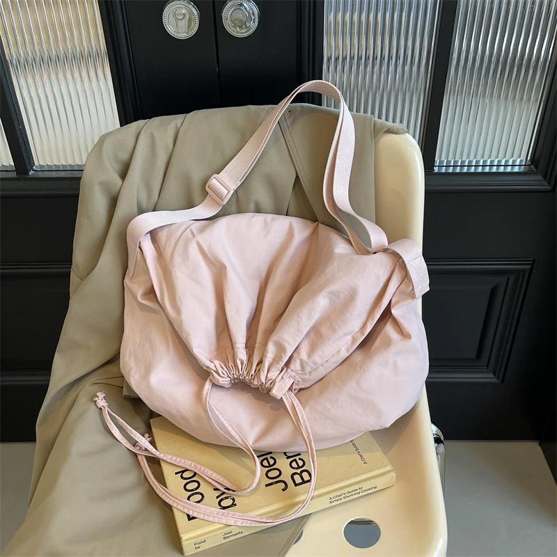 Bolso de hombro monocromático de nailon de gran capacidad para mujer, bolso bandolera de diseño casual exclusivo