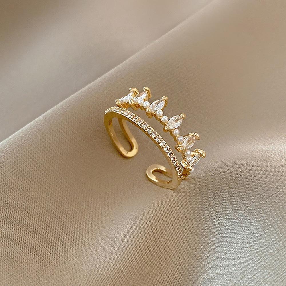 

Korean New Luxury Golden Copper Zircon Rings Sparkling Zircon Princess Crown Ring for Women Girl Fine Jewelry Wedding Gifts