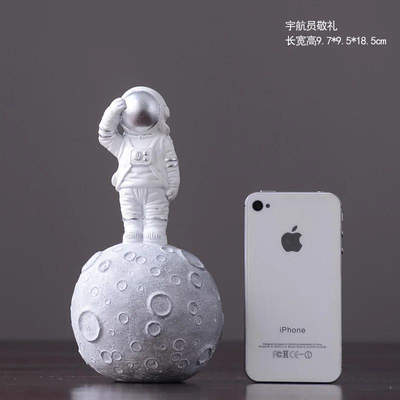 Nordic Modern Astronaut Miniature Figurines Resin Craft Home Fairy Garden Desk Decoration Furnishing Articles Room Accessories
