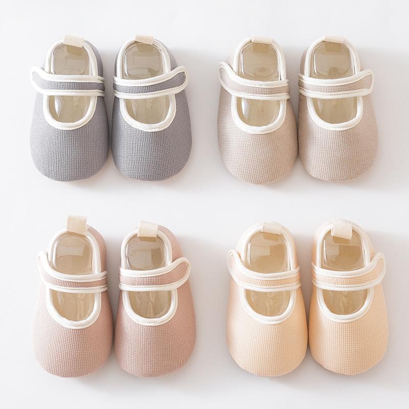 Neuer Frühling Baby Prewalker 0-18M Kleinkind Niedlicher Anti-Rutsch-Schuh Säugling 4 Farben Bodensocken Schuhe