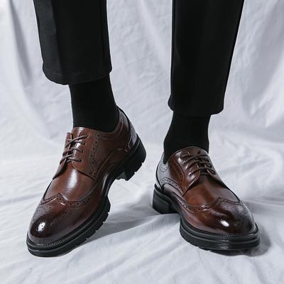 Neue Schnür-Loafer für Herren Hochzeit Runde Zehenpartie Slipper Frühling Herbst Business Handgefertigt Herren Block Geschnitzt Formell Lederschuhe