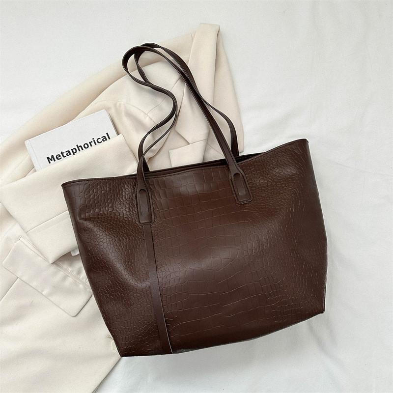 Trendy Fashionable Casual Large Capacity Tote Bag For Women Stylish Design In Black And Brown