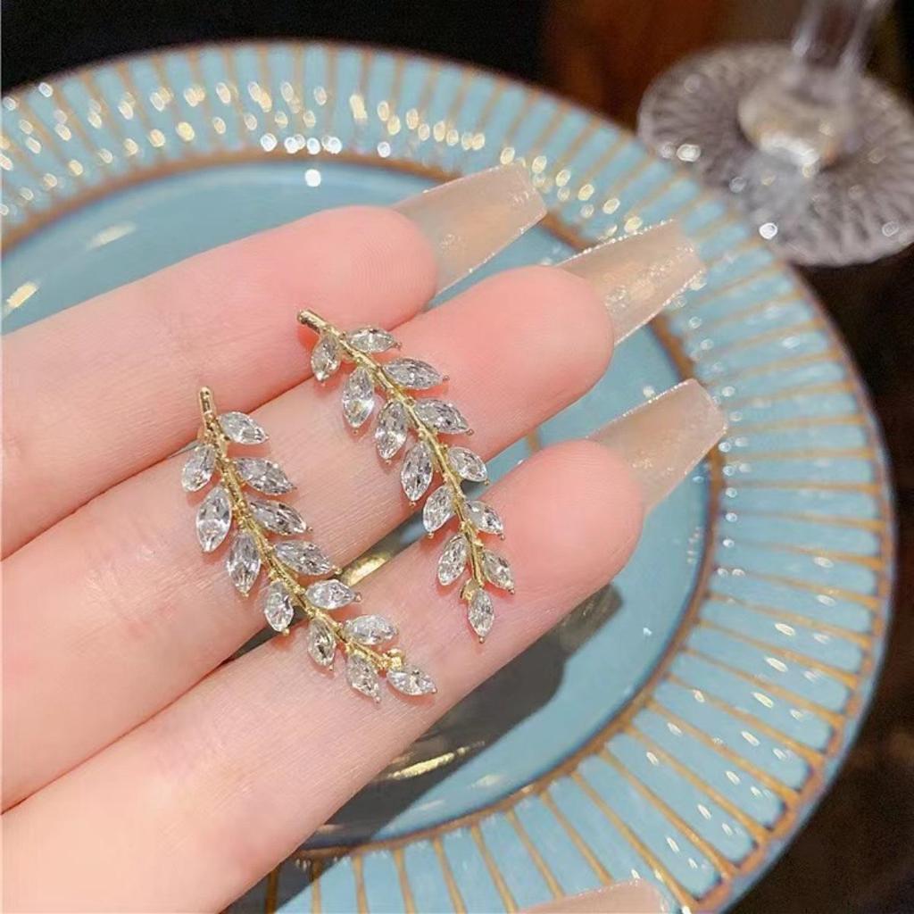 Elegant Zircon Wheat Ear Leaf Stud Earrings: Chic & Trendy Statement Jewelry