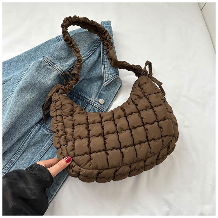 IELGY Large Capacity Diamond Pleated Shoulder Messenger Bag