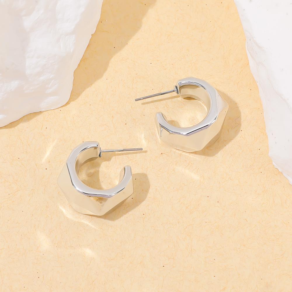 European and American irregular earrings geometric stainless steel personalized fashion stud earrings K gold titanium steel irregular light luxury