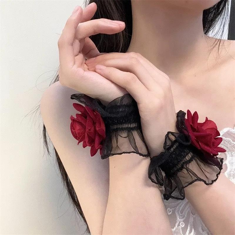 Gotische Handgelenksblumen Damen Klassische Schwarz-Weiß-Spitzen-Handgelenk-Corsagen Cosplay-Accessoires Eleganz Perfekt Lolita Sexy Handgelenkrosen