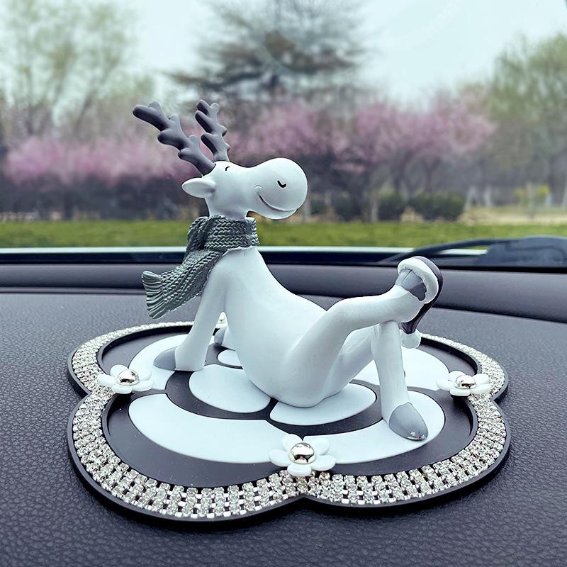 Luxury Diamond Pearl Aromatherapy Deer Ornament for Car Interior - Elegant Unisex Design