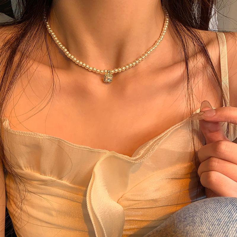 Flash Diamond Sugar Cube Pearl Necklace Women's Light Luxury Beaded Collarbone Chain Internet Celebrities with the Same Jewelry