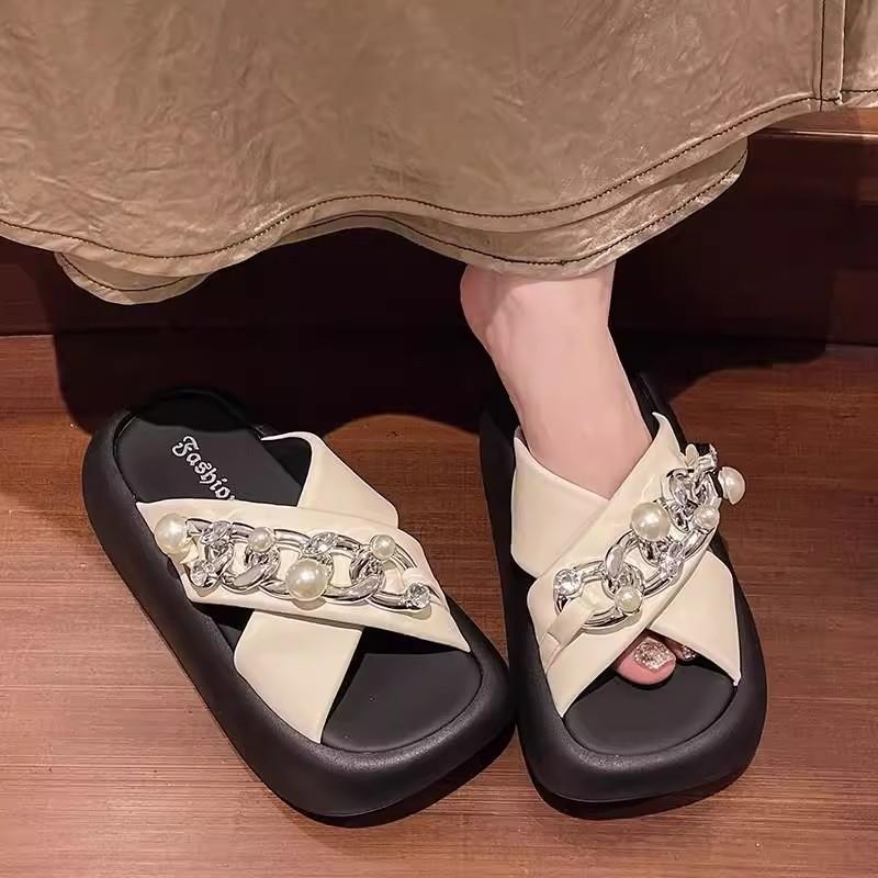 Thick-soled cool slippers women's new summer outer wear fashion high-end sense beautiful temperament going out beach shoes