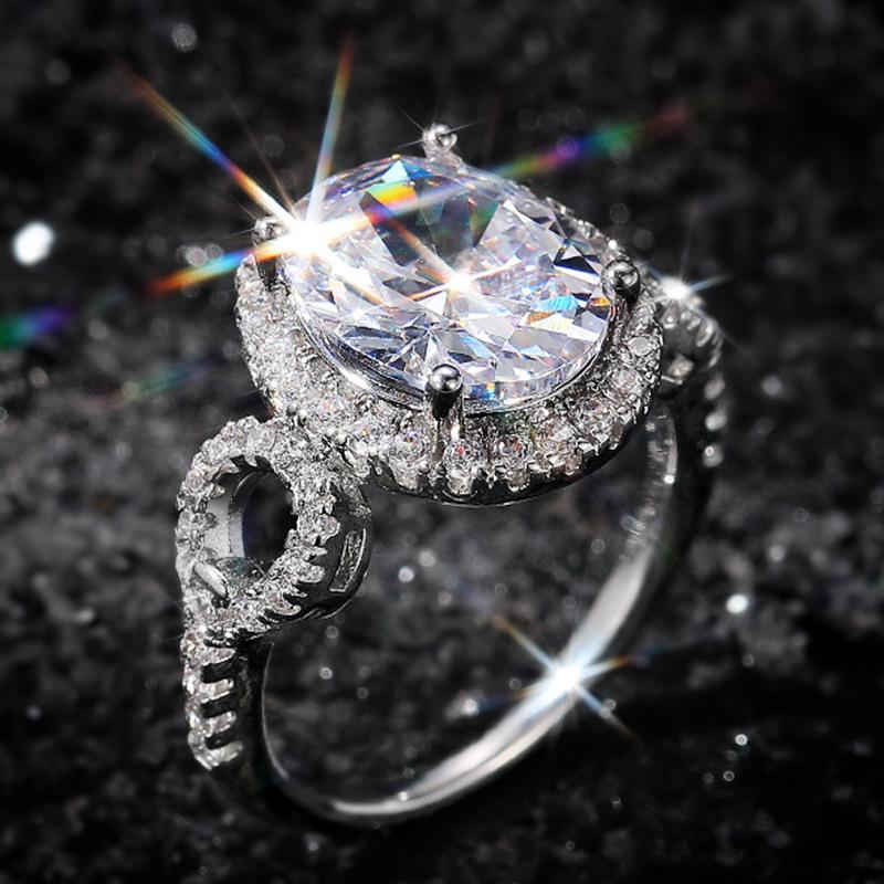 New jewelry, sparkling diamond oval zircon full of women's rings, one piece is sent on behalf of others.