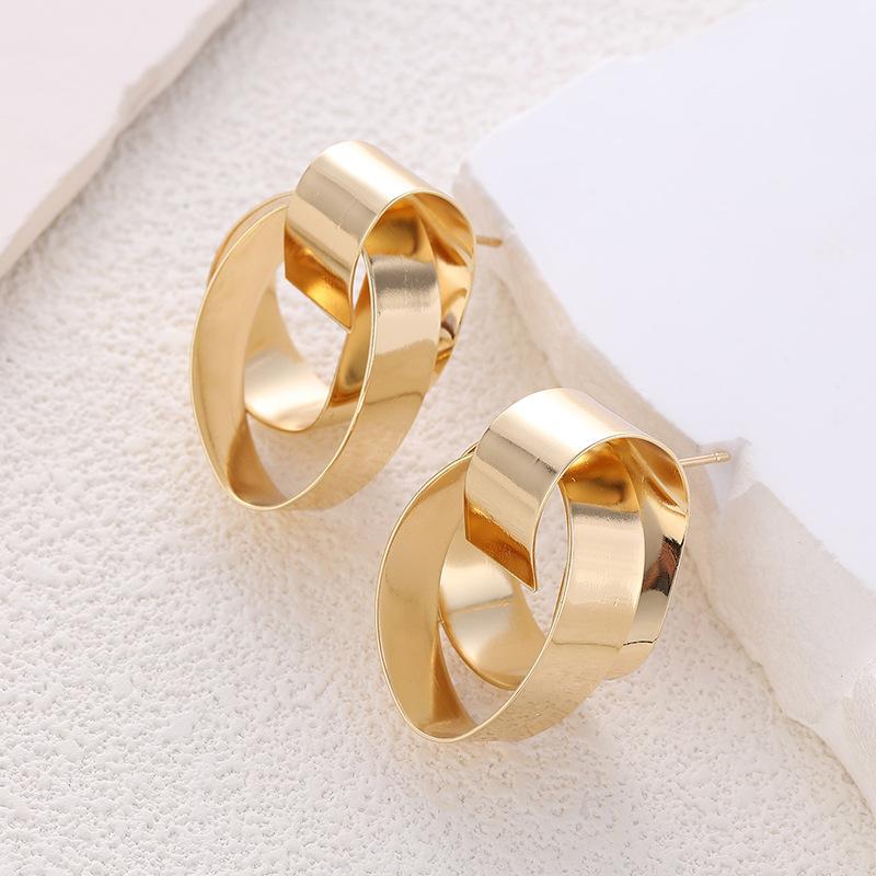 Light luxury vintage accessories, fashionable niche and personalized multi-layer circle earrings, 1011 new trendy round hoop earrings and studs