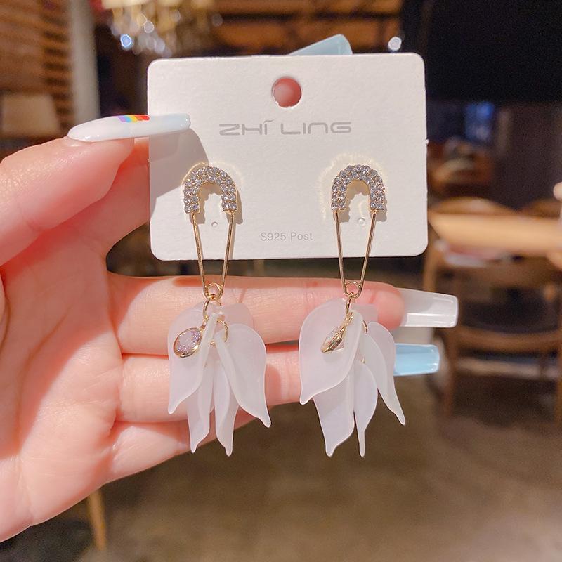 2024 Trendy Korean Transparent White Flower Tassel Long Earrings for Women Electroplated