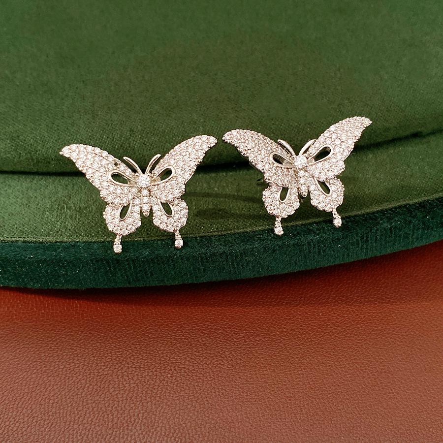 Exquisite Zirconia Butterfly Ear Clip for Women - No Piercing Needed, Luxurious & Elegant Earrings