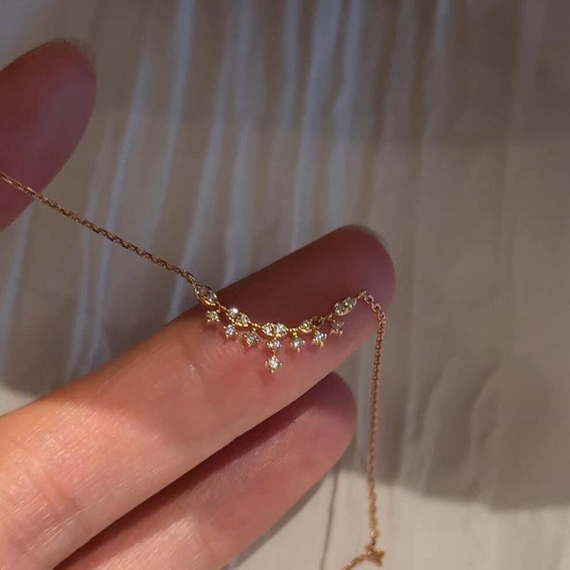 Fine Shimmering Small Diamond Necklace For Women, Vintage Starry Clavicle Chain, Exquisite And Versatile Neck Chain