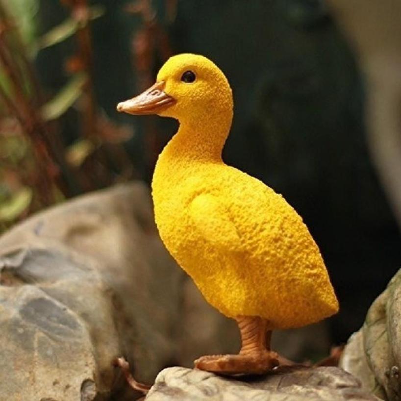 2 Pcs/Pair Creative Home Garden Balcony Courtyard Decoration Animal Floating Water Yellow Duck Ornament Resin Crafts